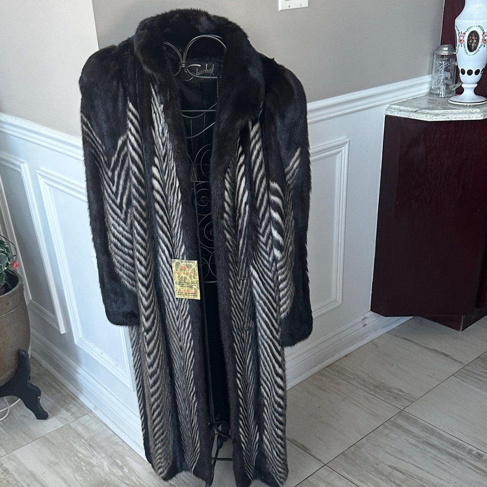Black and White   Vintage chevron patterned Mink Fur Coat